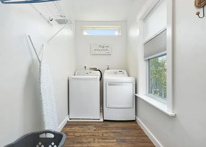 Holiday home Hostwise - The Larryville - Amazing Bathroom, Perfect Location, Custom Build